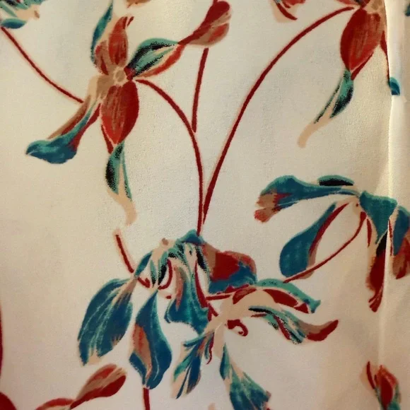 Tulla Pintuck Detail Blouse - Picture 3 of 6